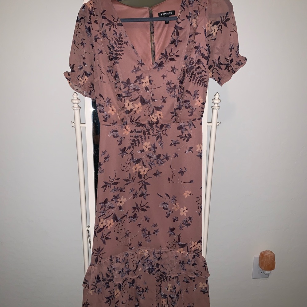 Express floral midi dress.